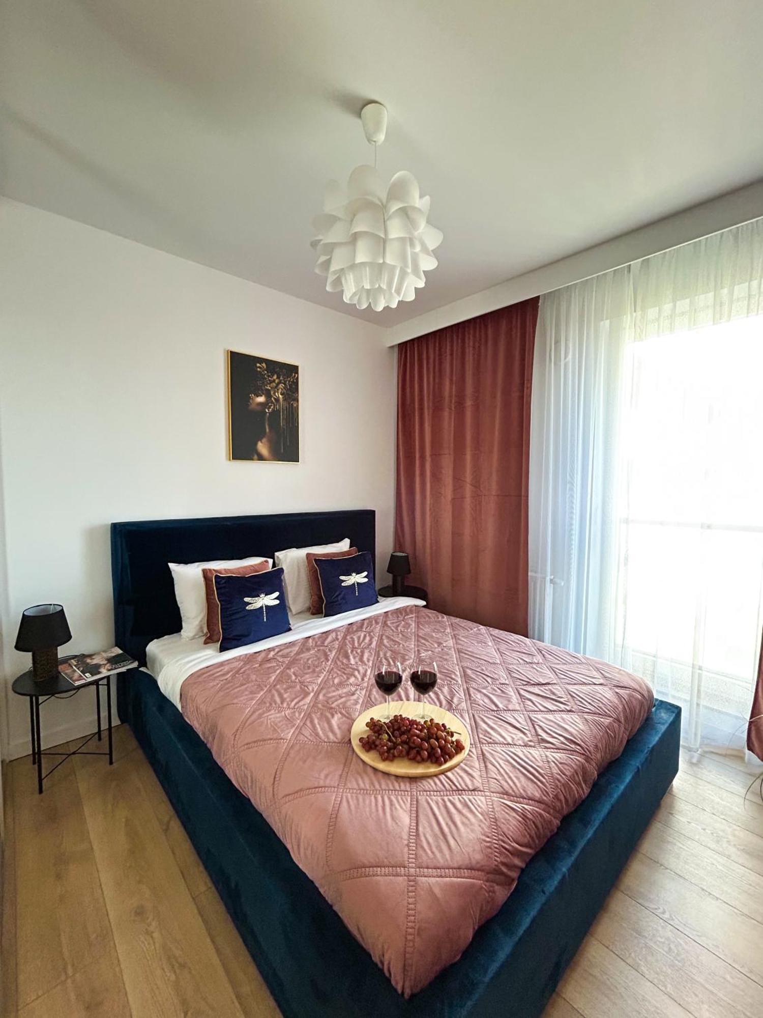 Lumina Stylish 3-Room Apart With Balcony Λοτζ Εξωτερικό φωτογραφία
