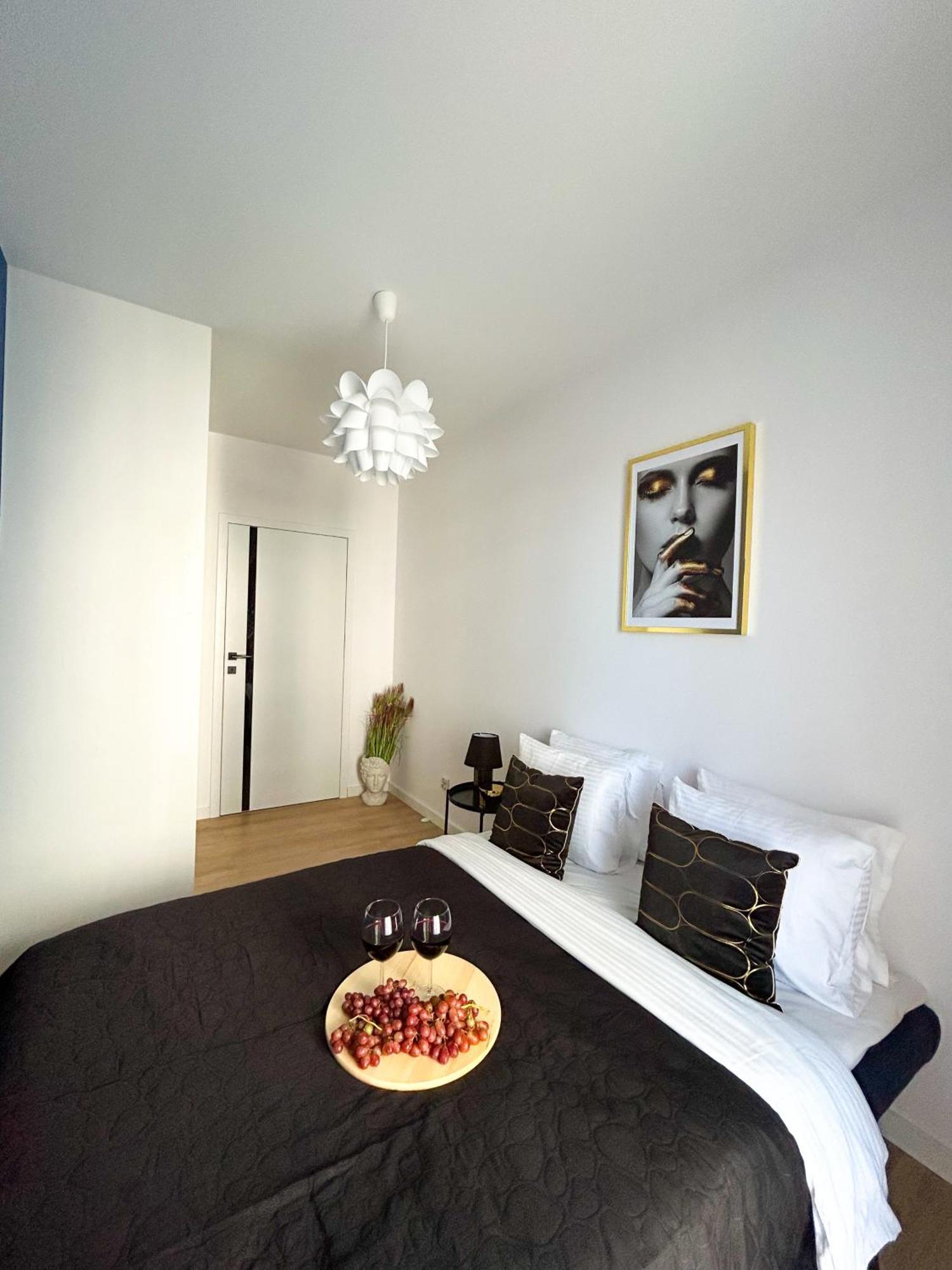 Lumina Stylish 3-Room Apart With Balcony Λοτζ Εξωτερικό φωτογραφία