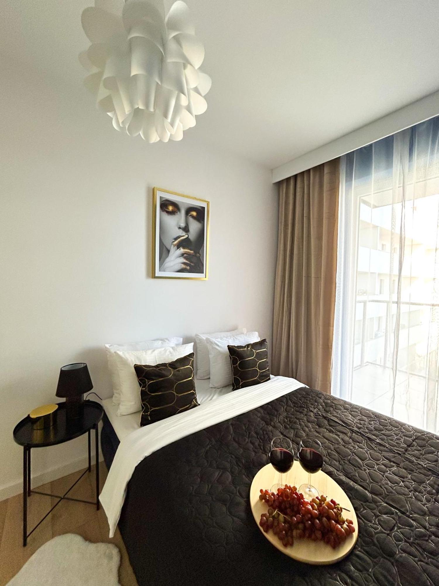 Lumina Stylish 3-Room Apart With Balcony Λοτζ Εξωτερικό φωτογραφία