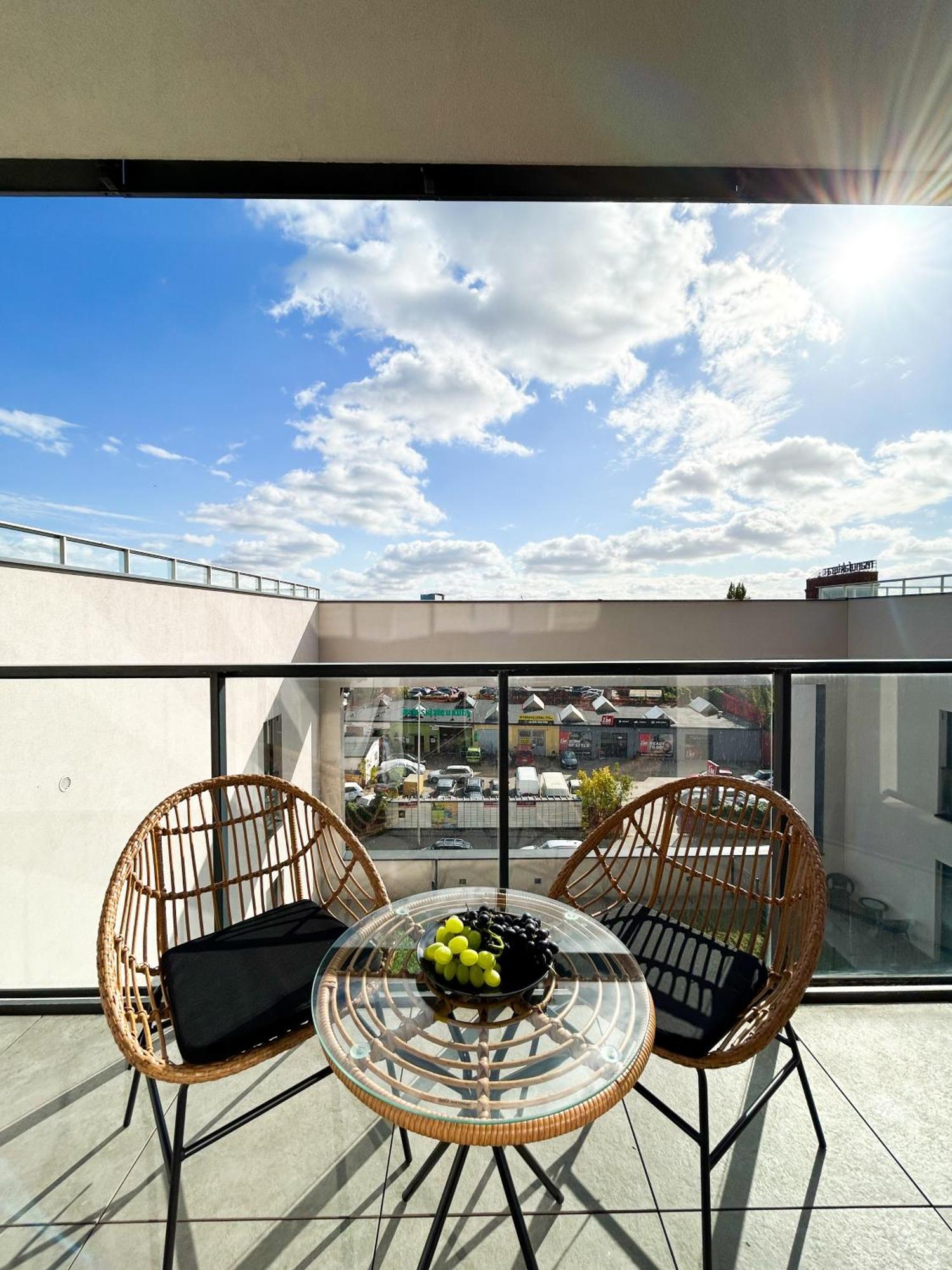 Lumina Stylish 3-Room Apart With Balcony Λοτζ Εξωτερικό φωτογραφία