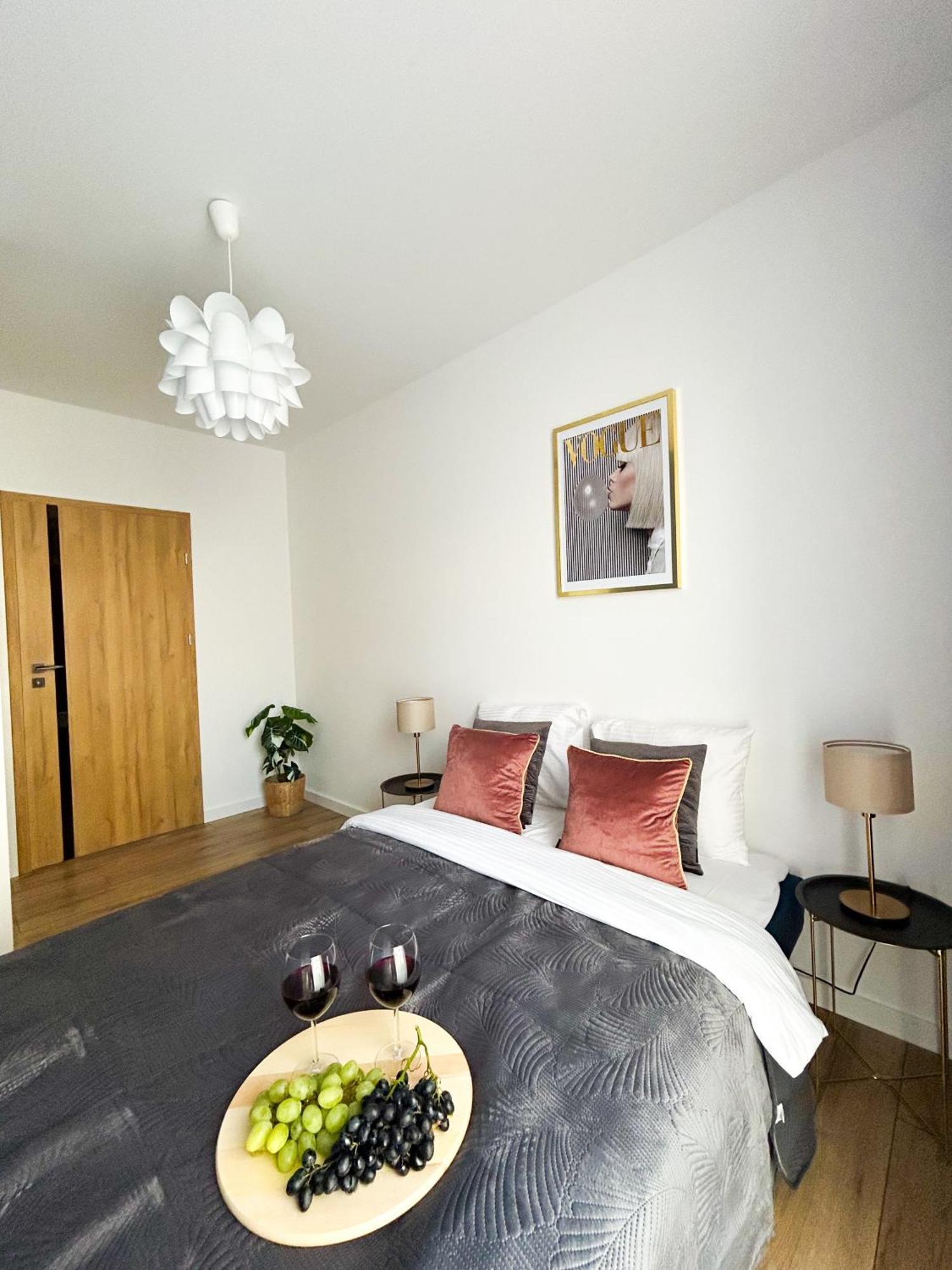 Lumina Stylish 3-Room Apart With Balcony Λοτζ Εξωτερικό φωτογραφία